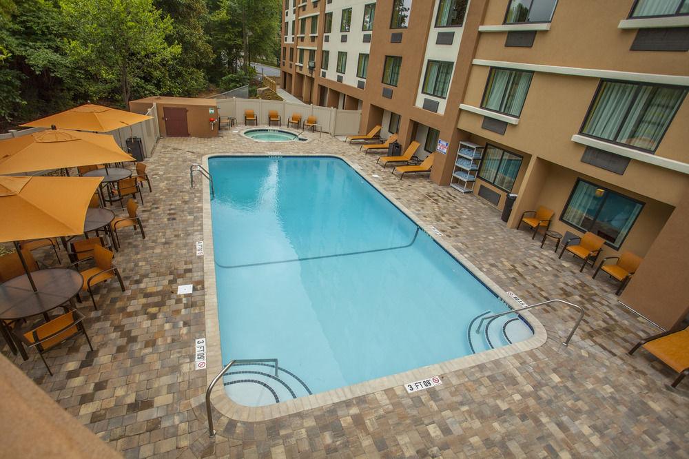 Courtyard By Marriott Charlotte Airport Loso Екстериор снимка