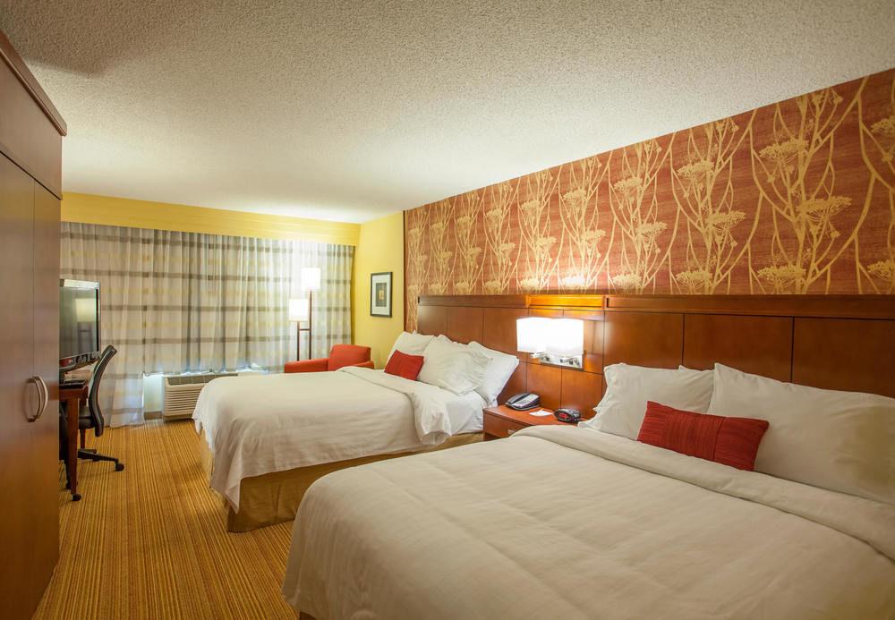 Courtyard By Marriott Charlotte Airport Loso Екстериор снимка