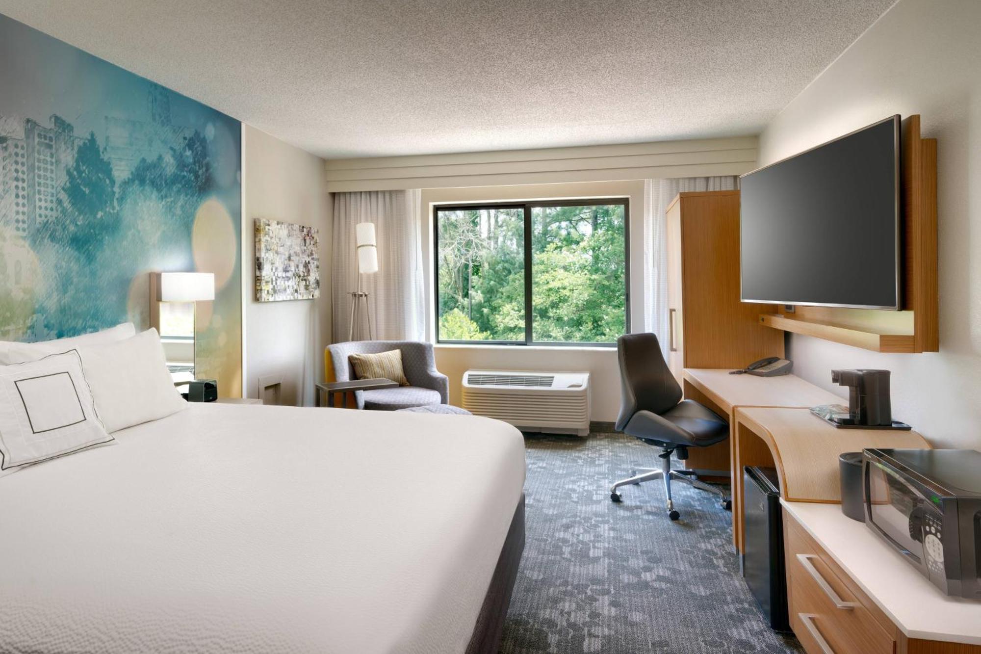 Courtyard By Marriott Charlotte Airport/Billy Graham Parkway Hotel Екстериор снимка