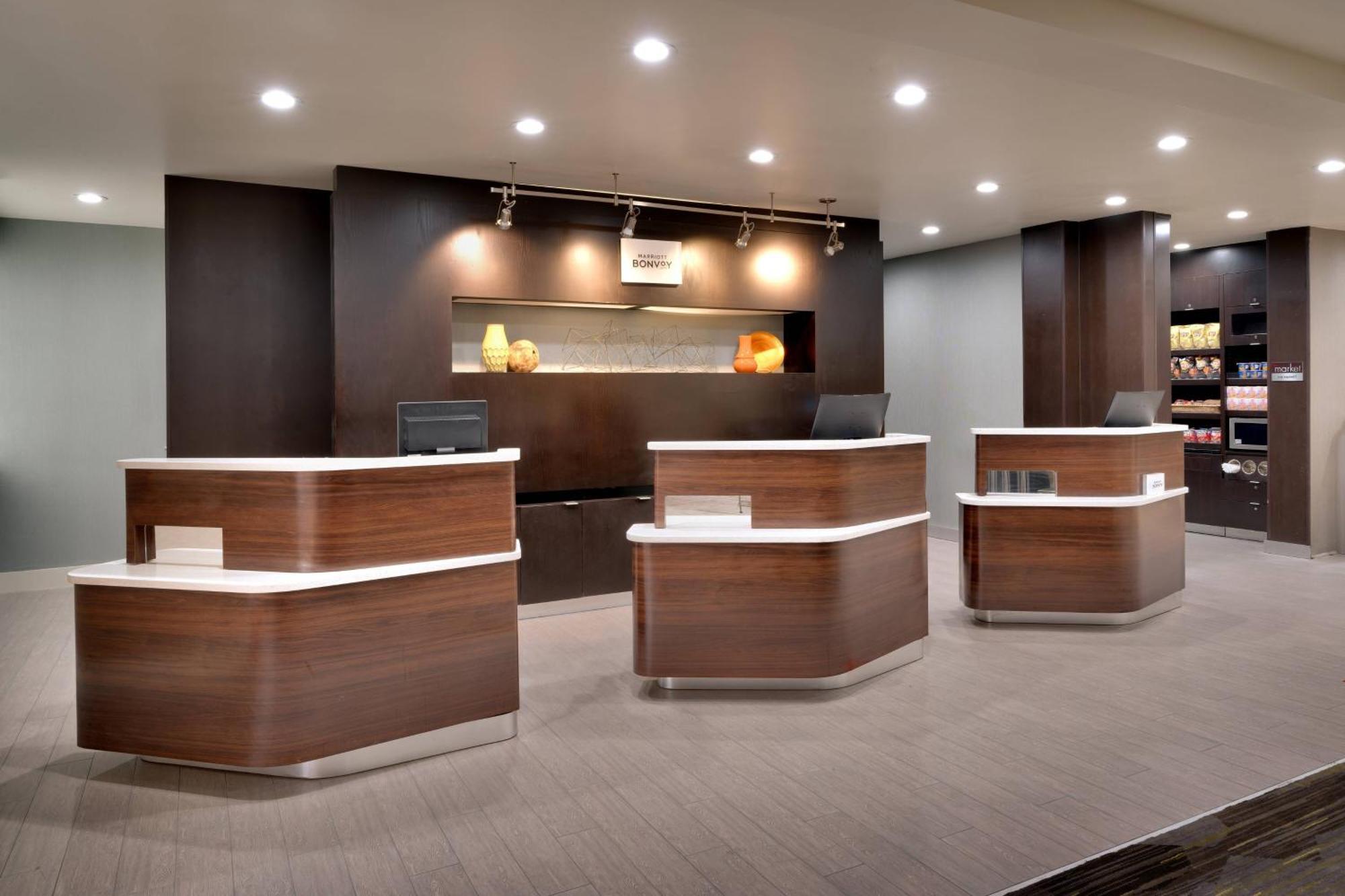 Courtyard By Marriott Charlotte Airport Loso Екстериор снимка