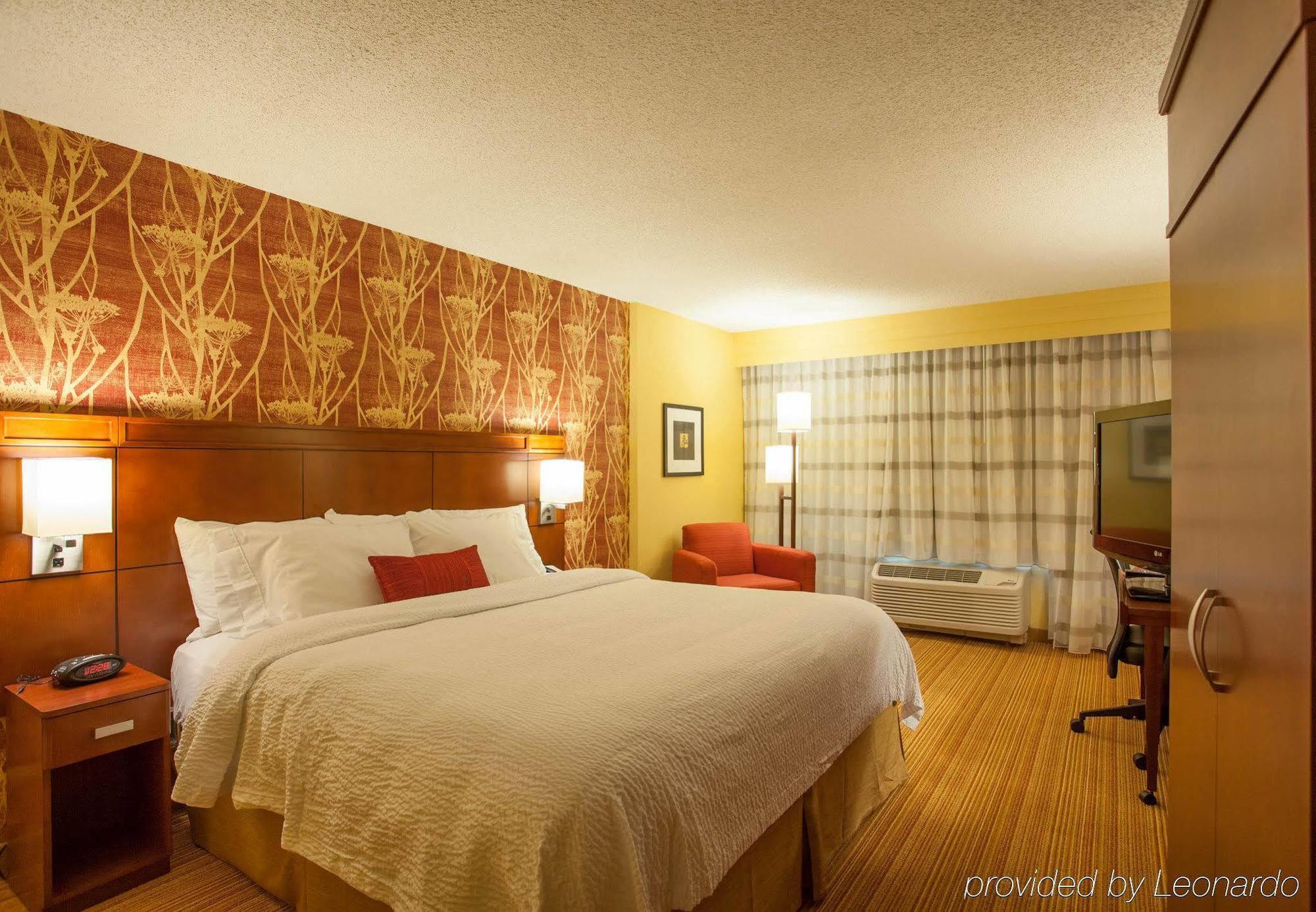 Courtyard By Marriott Charlotte Airport Loso Стая снимка