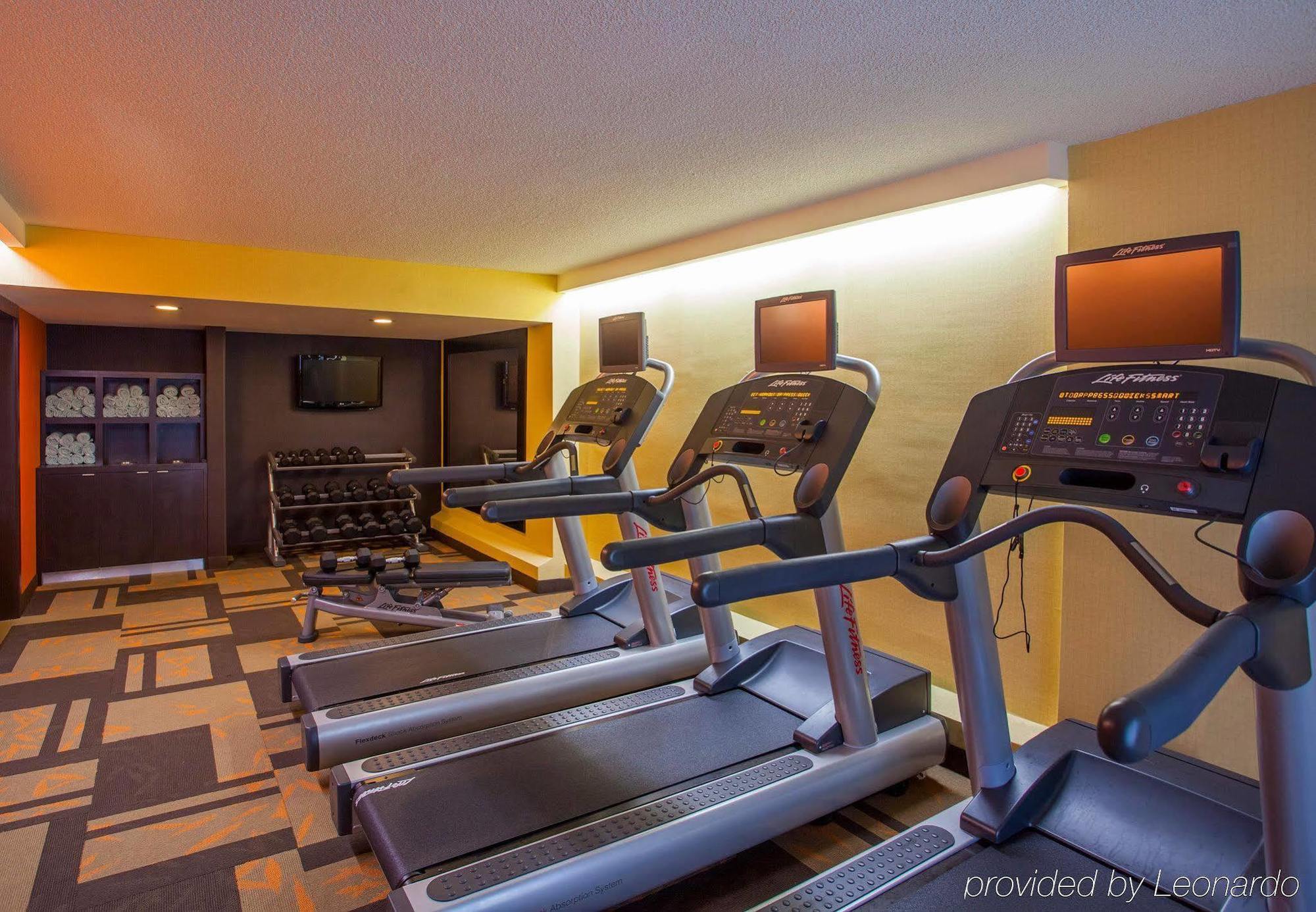 Courtyard By Marriott Charlotte Airport Loso Съоръжения снимка