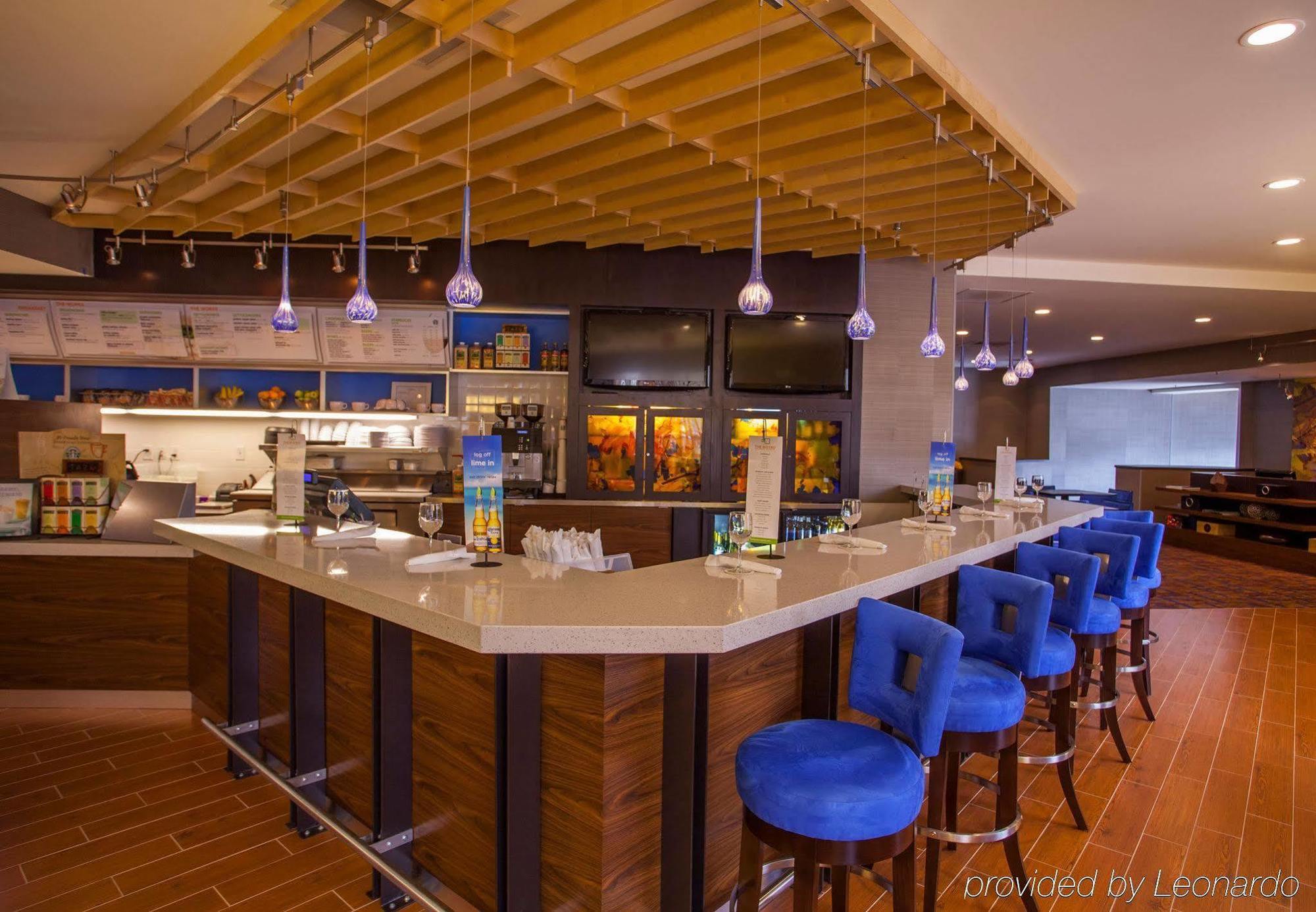 Courtyard By Marriott Charlotte Airport Loso Ресторант снимка